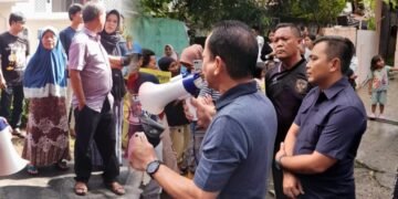 Waduh! Ada Jendral Polisi Demo Bareng Warga Minta Akses Stadion Singa Perbangsa Karawang Dibuka